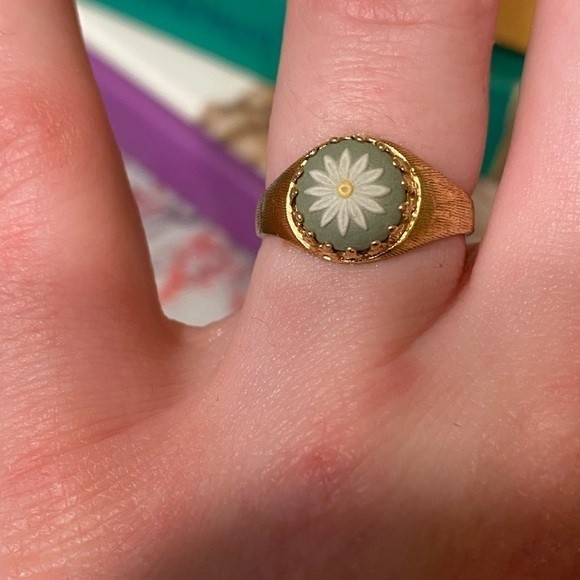 Solid 14 karat gold, green, white and yellow flower Vintage style Wedgwo… - Picture 12 of 14